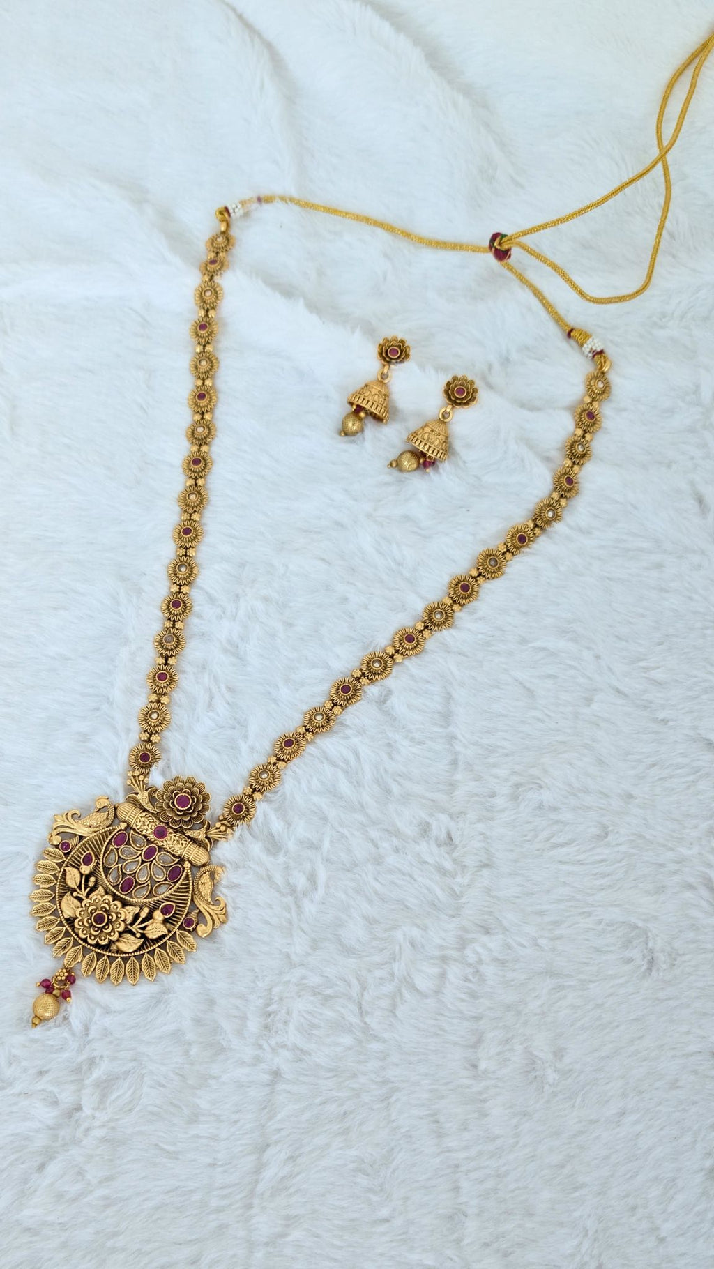 Large flower pendant necklace with earrings