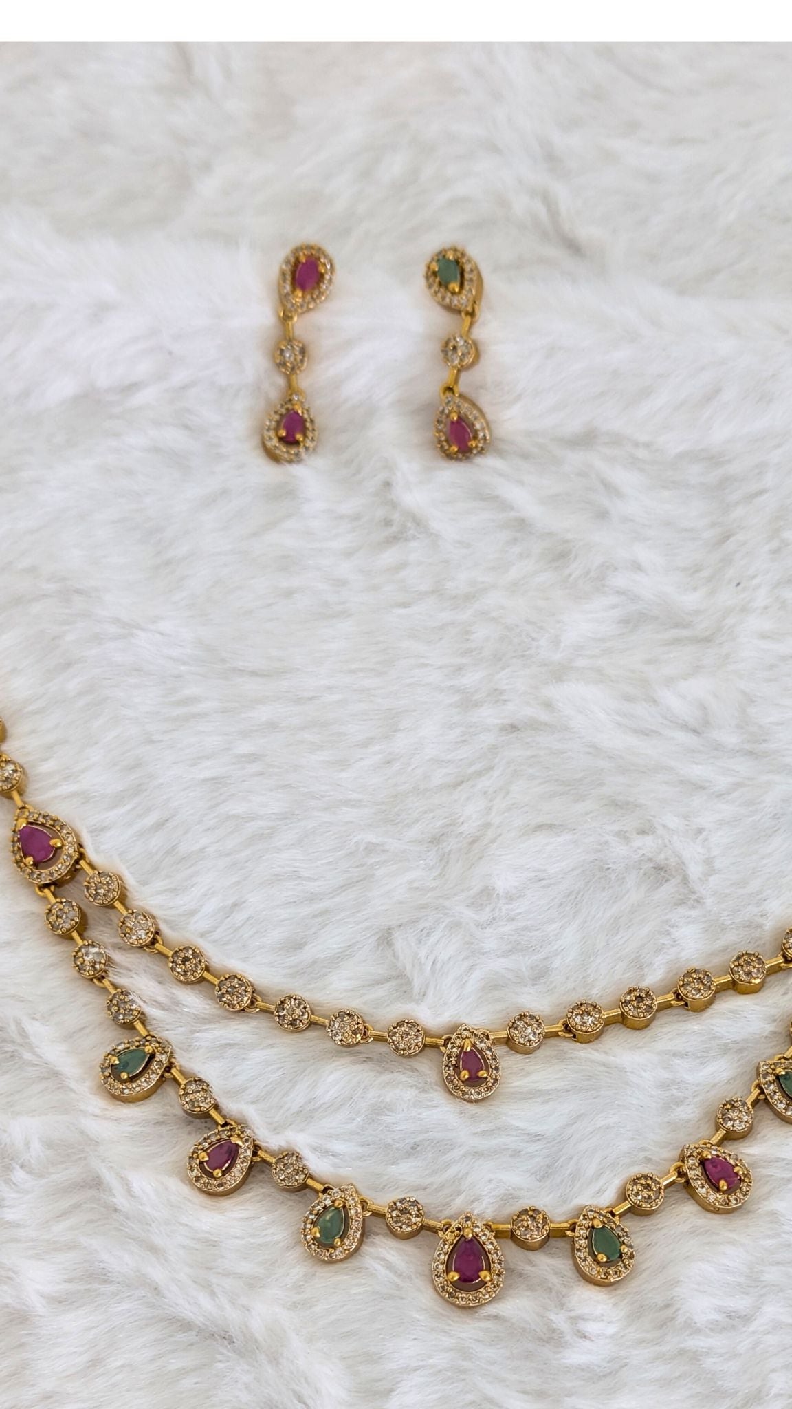 Stunning 2 loop necklace with earrings