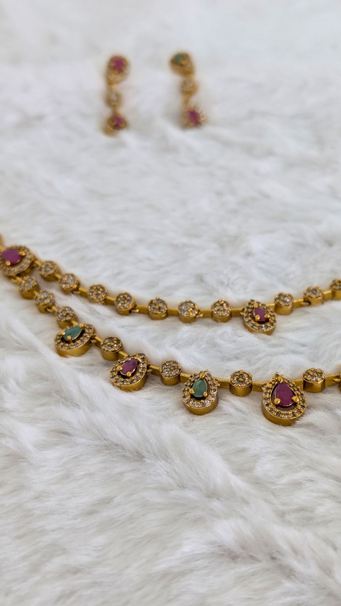 Stunning 2 loop necklace with earrings
