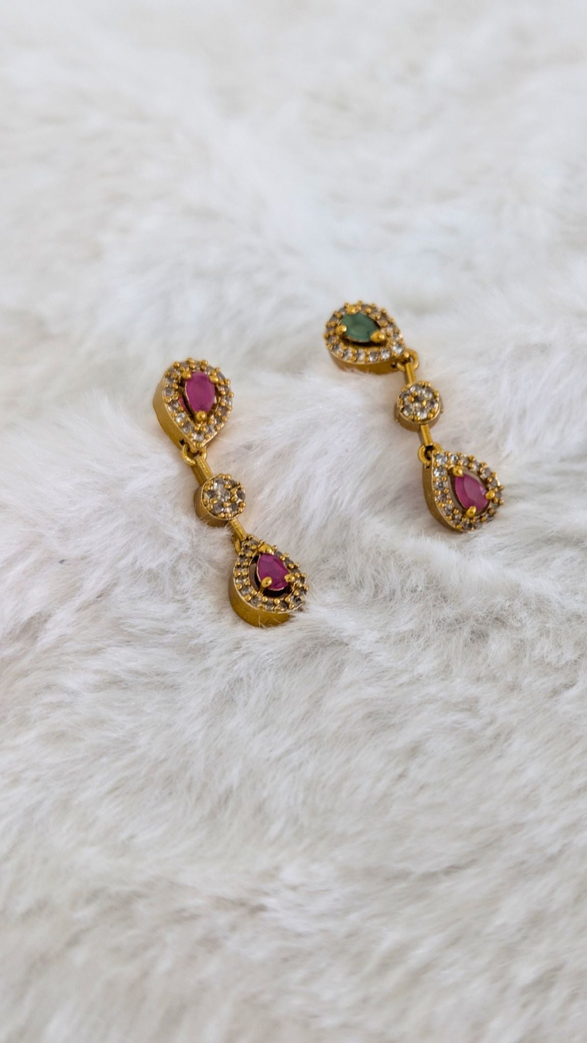 Stunning 2 loop necklace with earrings