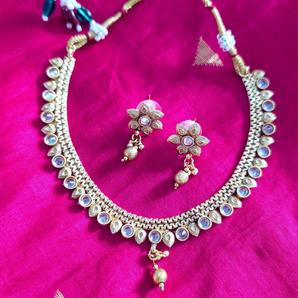 Mimalist Gold Tone Necklace