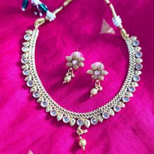 Mimalist Gold Tone Necklace