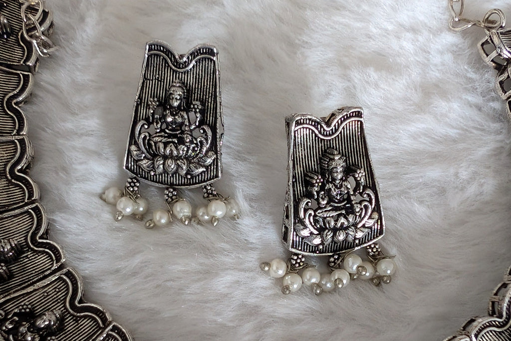 Temple Silver necklace and earrings set