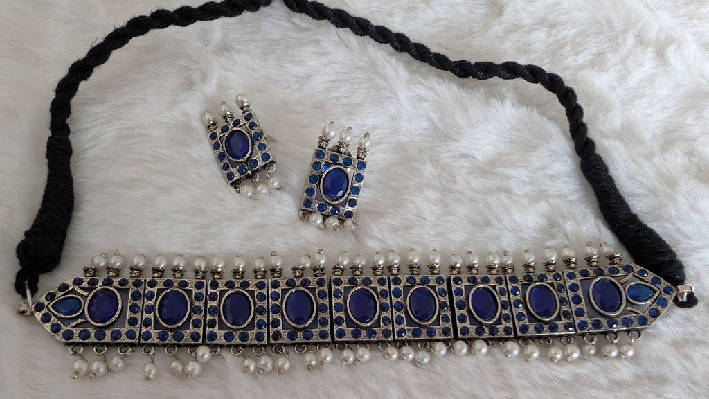 Choker set with earrings