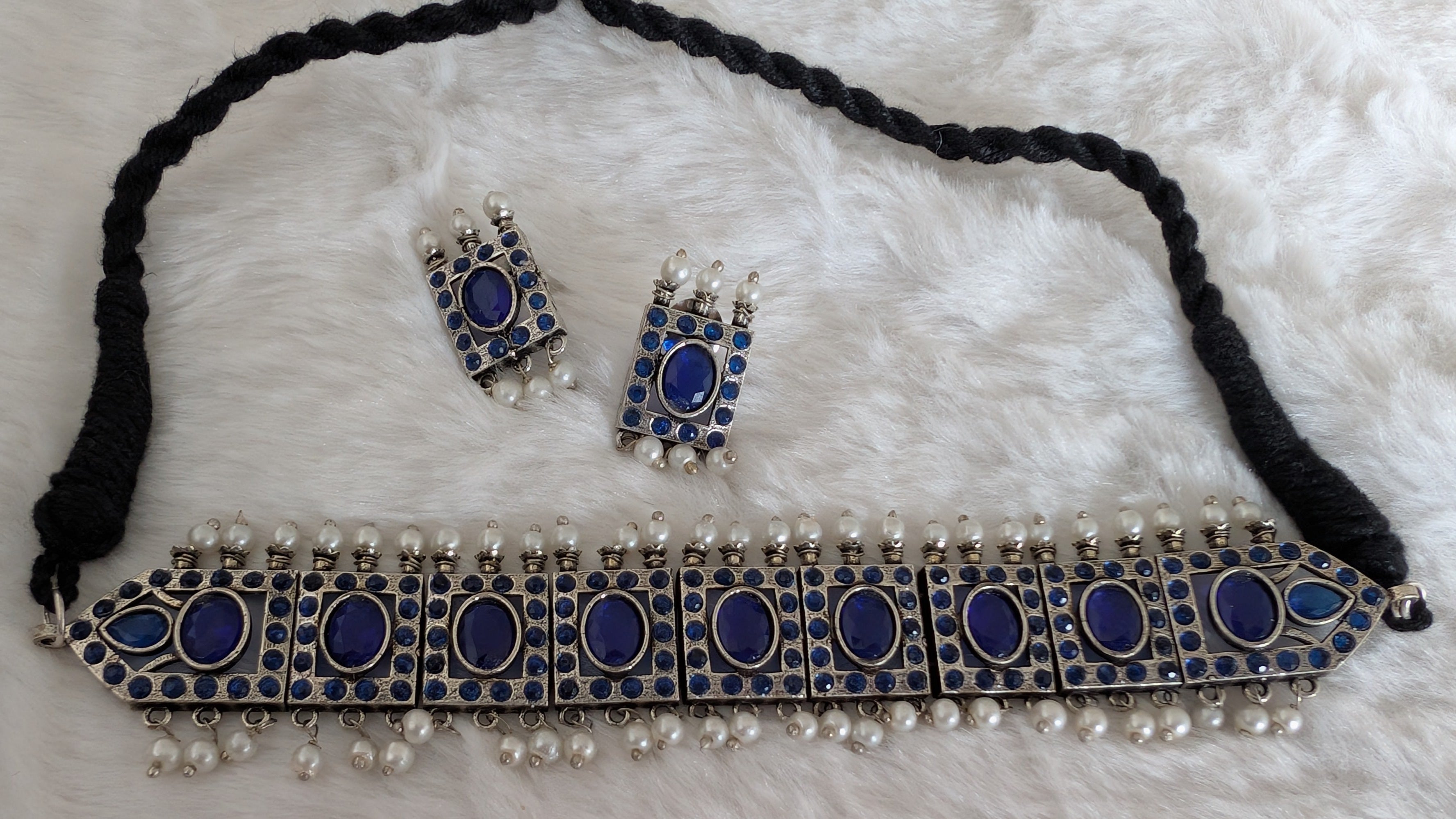 Choker set with earrings