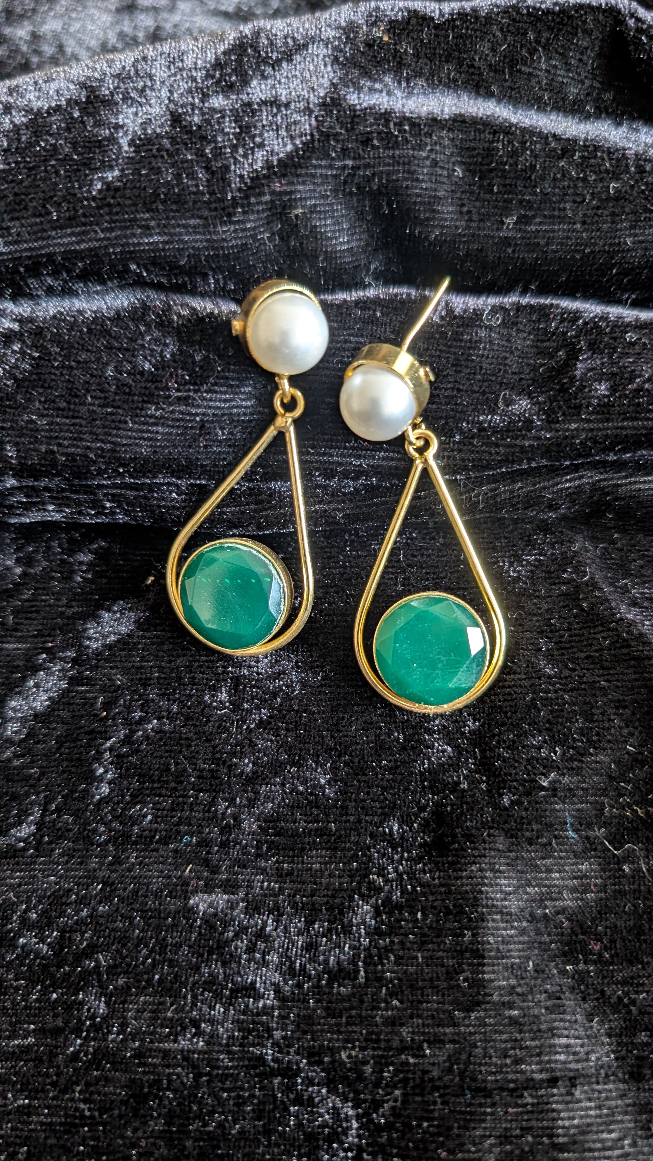 Pearl and Emerald Teardrop Drop